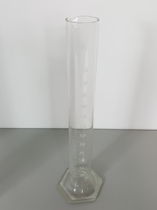Thumbnail image of 18x Graduated Cylinders 11x 250ml 5x 500ml 2x 900ml Lab Glassware