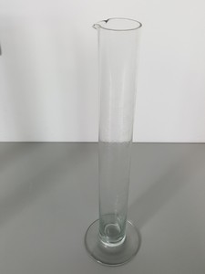 Thumbnail image of 18x Graduated Cylinders 11x 250ml 5x 500ml 2x 900ml Lab Glassware