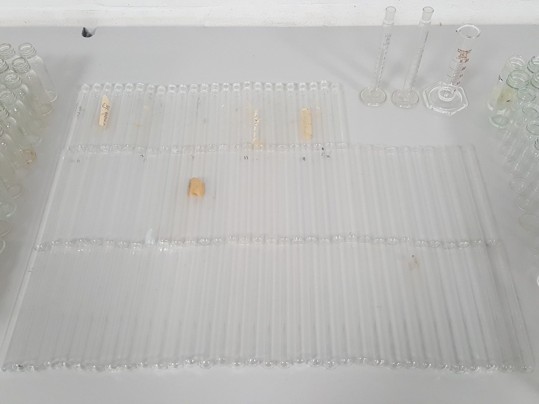 Test Lab Glass Box 265x Lab Glassware Glass Test Tubes, Bottles, Measuring Cylinders