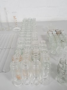Thumbnail image of 265x Lab Glassware Glass Test Tubes, Bottles, Measuring Cylinders