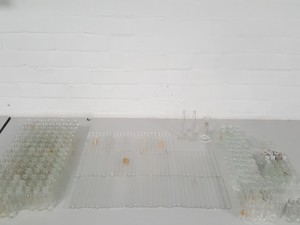Thumbnail image of 265x Lab Glassware Glass Test Tubes, Bottles, Measuring Cylinders