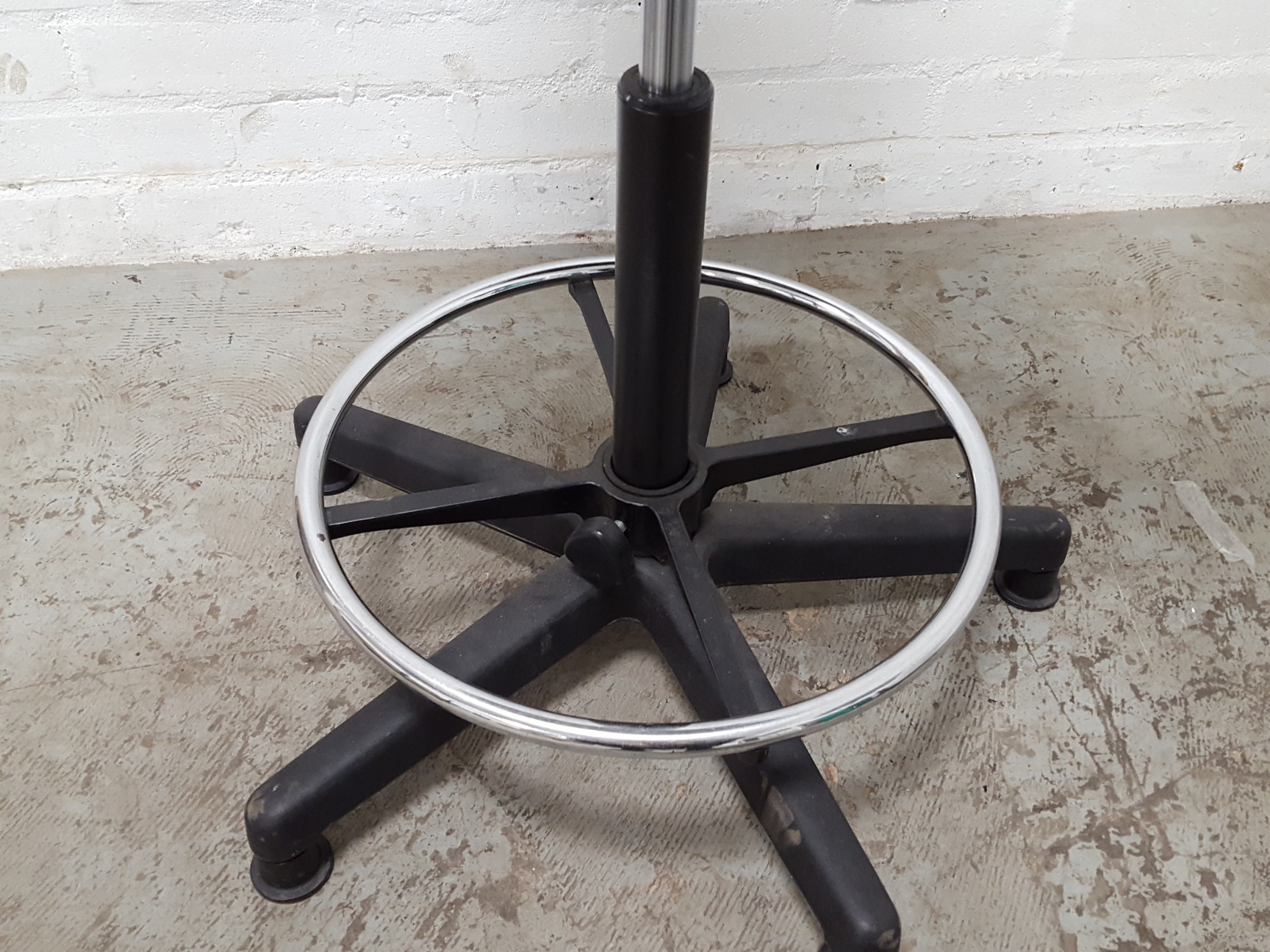 Image of 3x Black Lab Chairs Labofa
