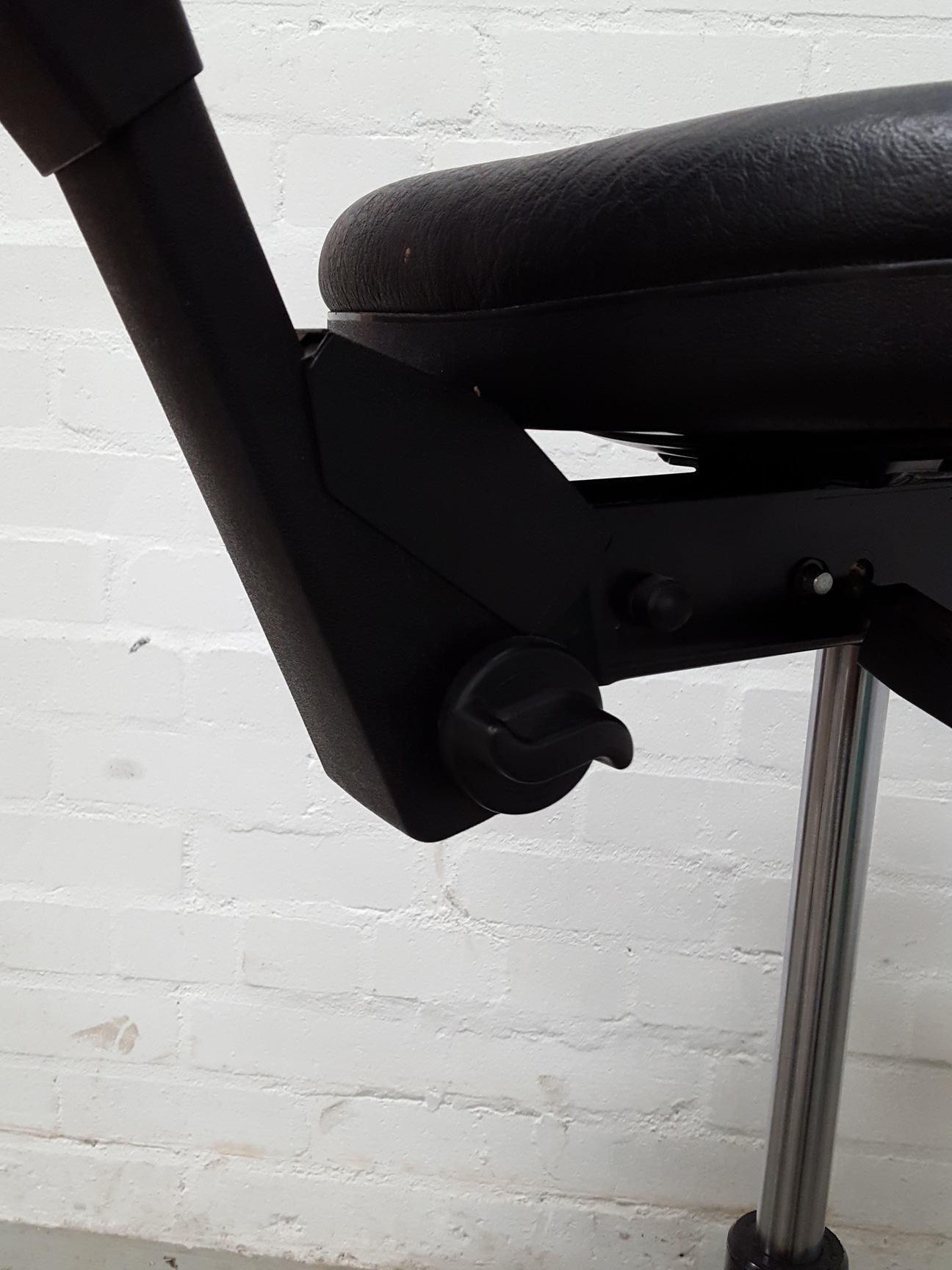 Image of 3x Black Lab Chairs Labofa