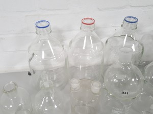 Thumbnail image of Job Lot Lab Glassware 38x Duran Bottles, Boiling Flasks, Beakers, Bottles Funnel
