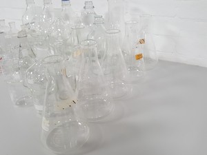 Thumbnail image of Job Lot Lab Glassware 38x Duran Bottles, Boiling Flasks, Beakers, Bottles Funnel