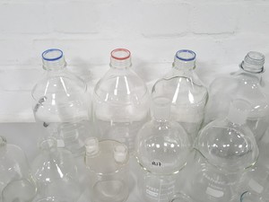 Thumbnail image of Job Lot Lab Glassware 38x Duran Bottles, Boiling Flasks, Beakers, Bottles Funnel