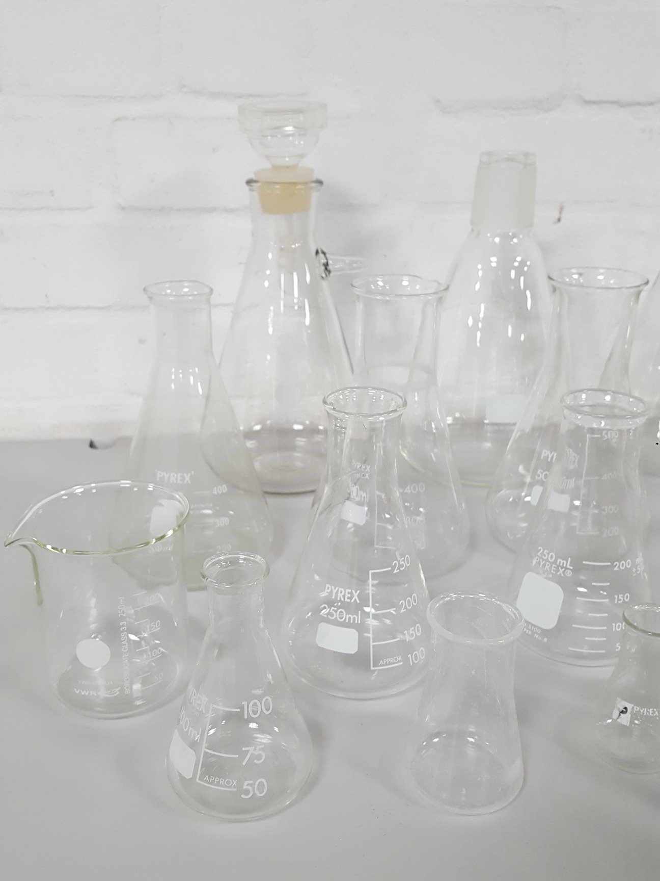 Image of 46x Lab Glassware Pieces Glass Beakers, Erlenmeyer Flasks, Funnels, Pyrex Duran