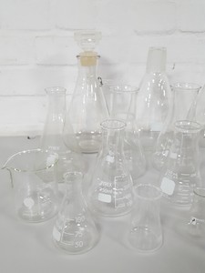 Thumbnail image of 46x Lab Glassware Pieces Glass Beakers, Erlenmeyer Flasks, Funnels, Pyrex Duran 