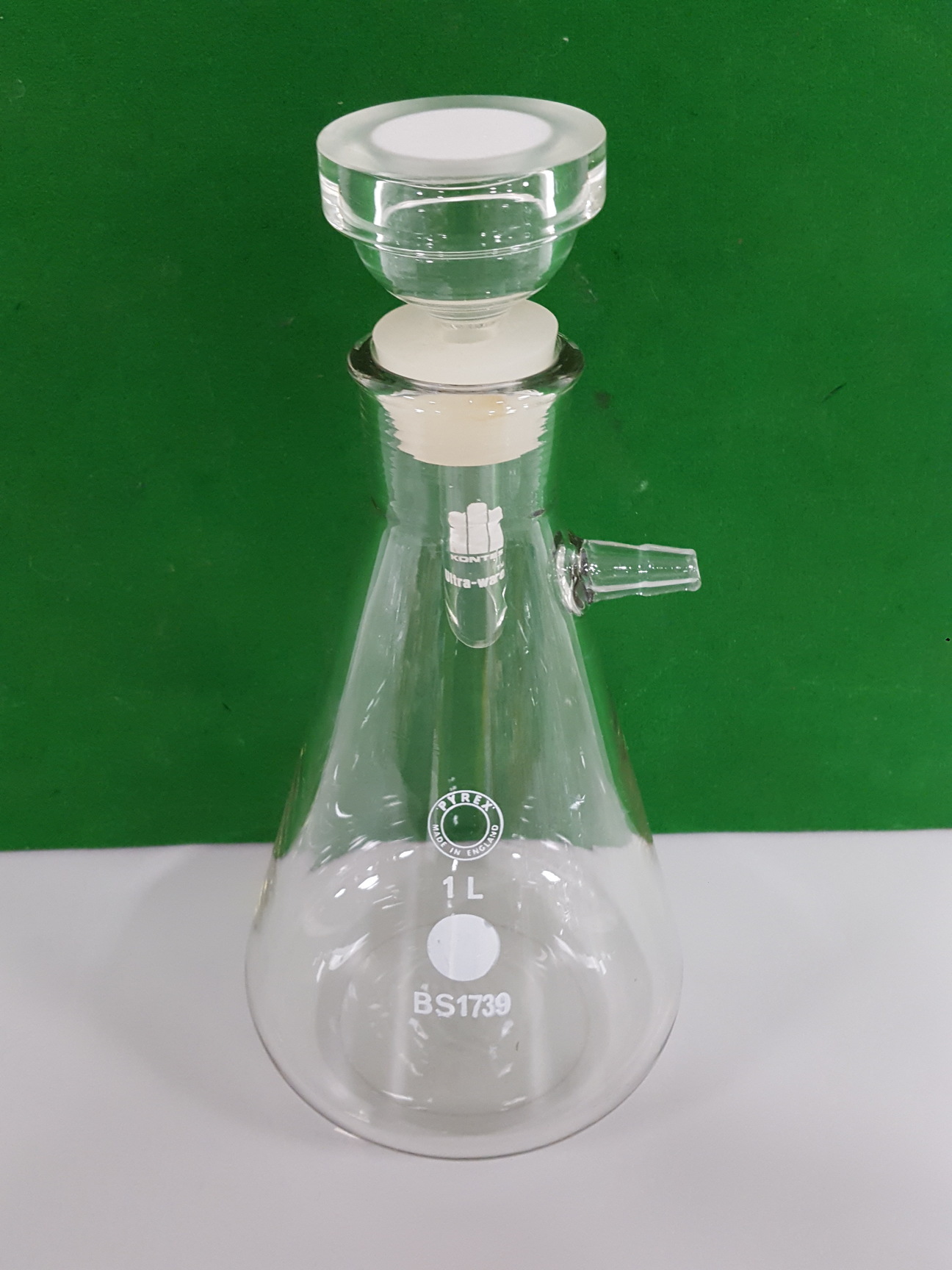 Image of 46x Lab Glassware Pieces Glass Beakers, Erlenmeyer Flasks, Funnels, Pyrex Duran