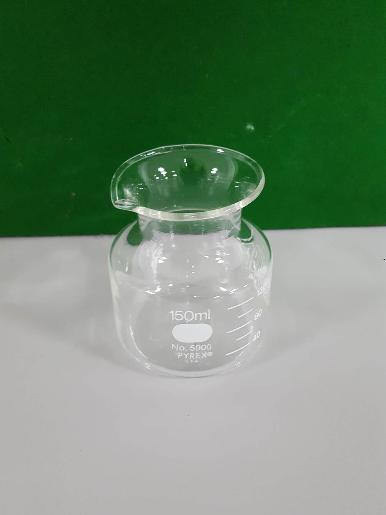 Image of 46x Lab Glassware Pieces Glass Beakers, Erlenmeyer Flasks, Funnels, Pyrex Duran