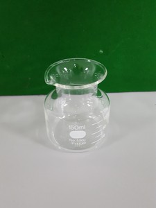 Thumbnail image of 46x Lab Glassware Pieces Glass Beakers, Erlenmeyer Flasks, Funnels, Pyrex Duran