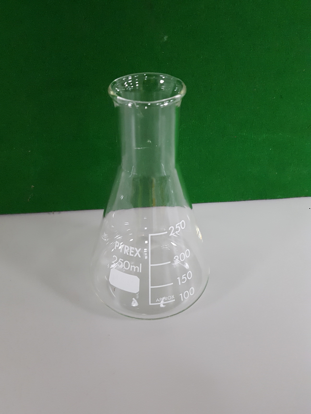 Image of 46x Lab Glassware Pieces Glass Beakers, Erlenmeyer Flasks, Funnels, Pyrex Duran