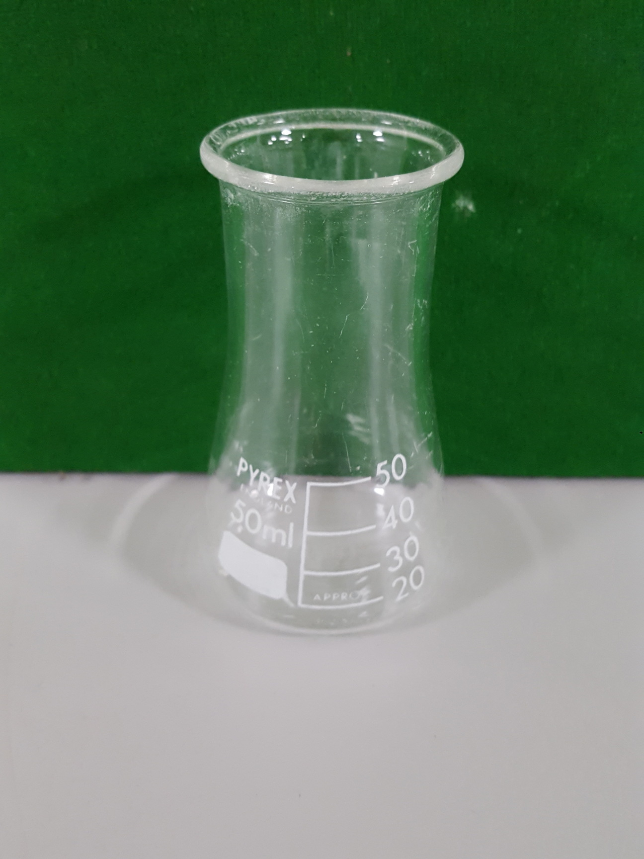 Image of 46x Lab Glassware Pieces Glass Beakers, Erlenmeyer Flasks, Funnels, Pyrex Duran