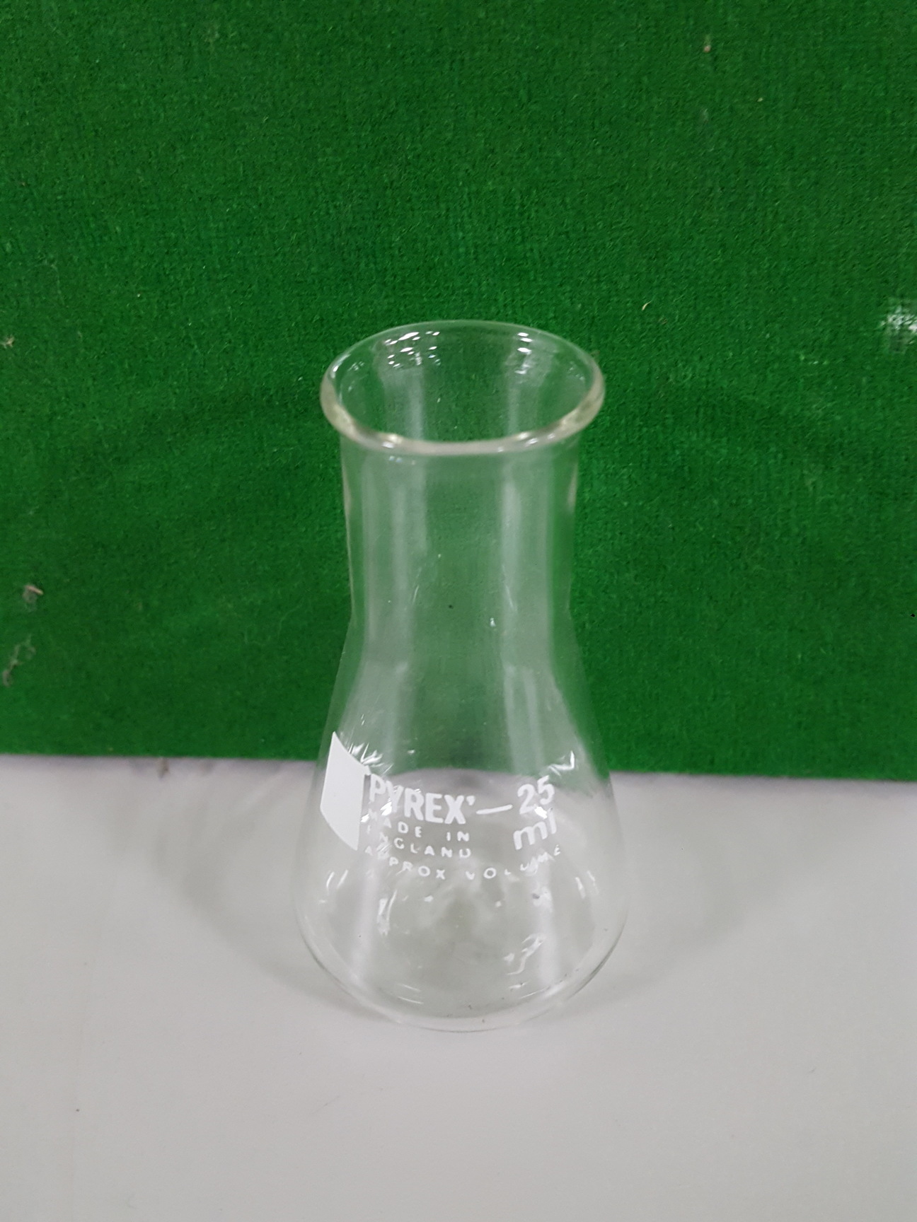 Image of 46x Lab Glassware Pieces Glass Beakers, Erlenmeyer Flasks, Funnels, Pyrex Duran