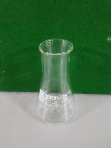 Thumbnail image of 46x Lab Glassware Pieces Glass Beakers, Erlenmeyer Flasks, Funnels, Pyrex Duran 