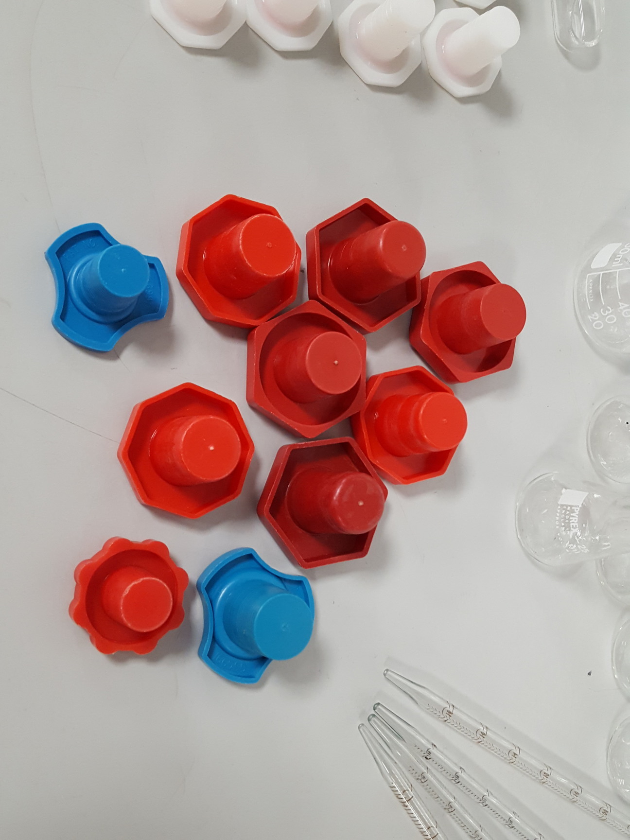 Image of 46x Lab Glassware Pieces Glass Beakers, Erlenmeyer Flasks, Funnels, Pyrex Duran