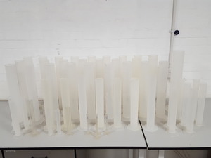 Thumbnail image of 52x Plastic Measuring Cylinders Lab 2000mL, 1000mL, 500mL, 250mL, 100mL, 50mL,