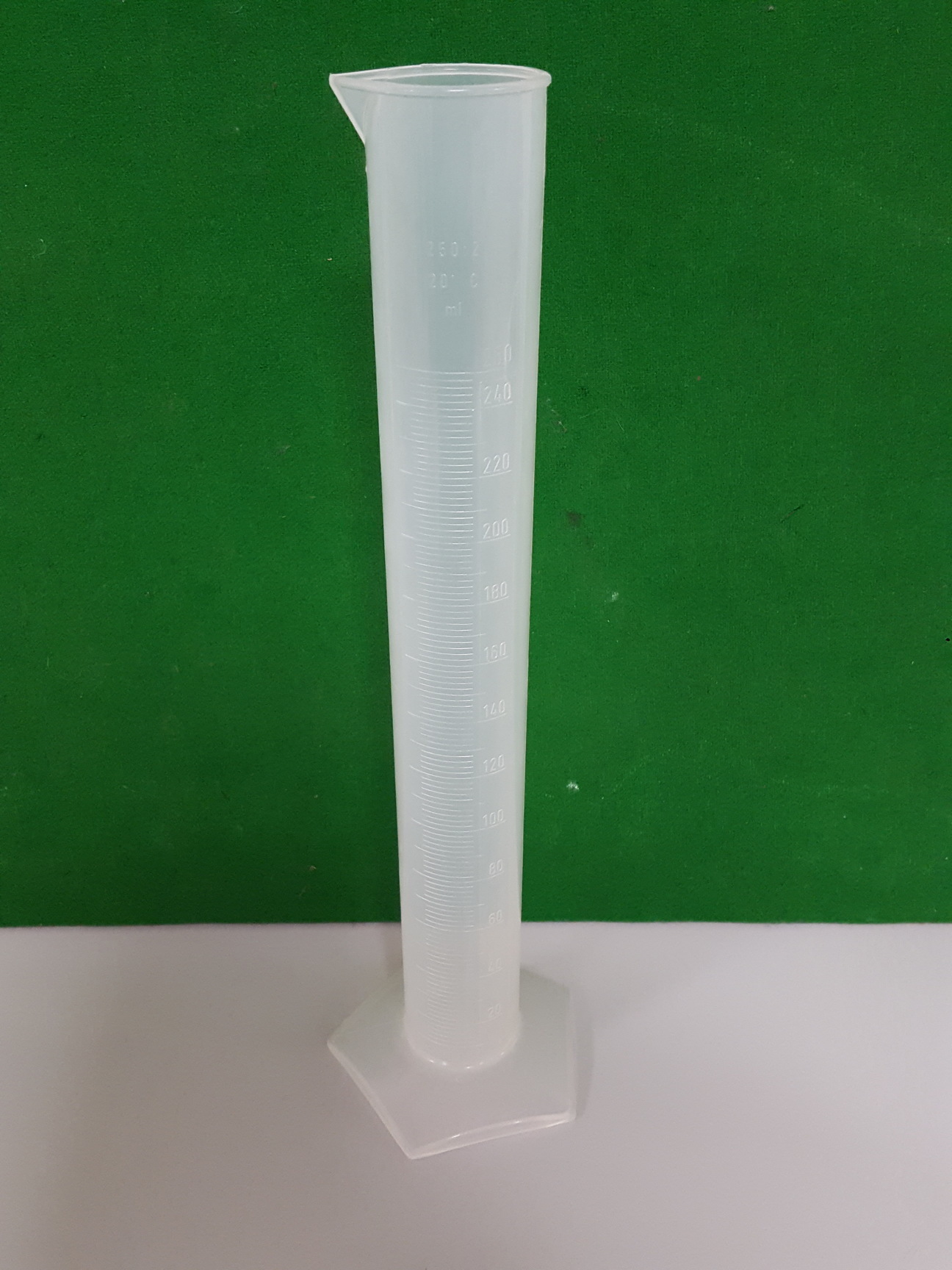 Image of 52x Plastic Measuring Cylinders Lab 2000mL, 1000mL, 500mL, 250mL, 100mL, 50mL,