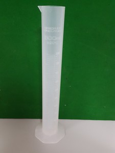 Thumbnail image of 52x Plastic Measuring Cylinders Lab 2000mL, 1000mL, 500mL, 250mL, 100mL, 50mL,