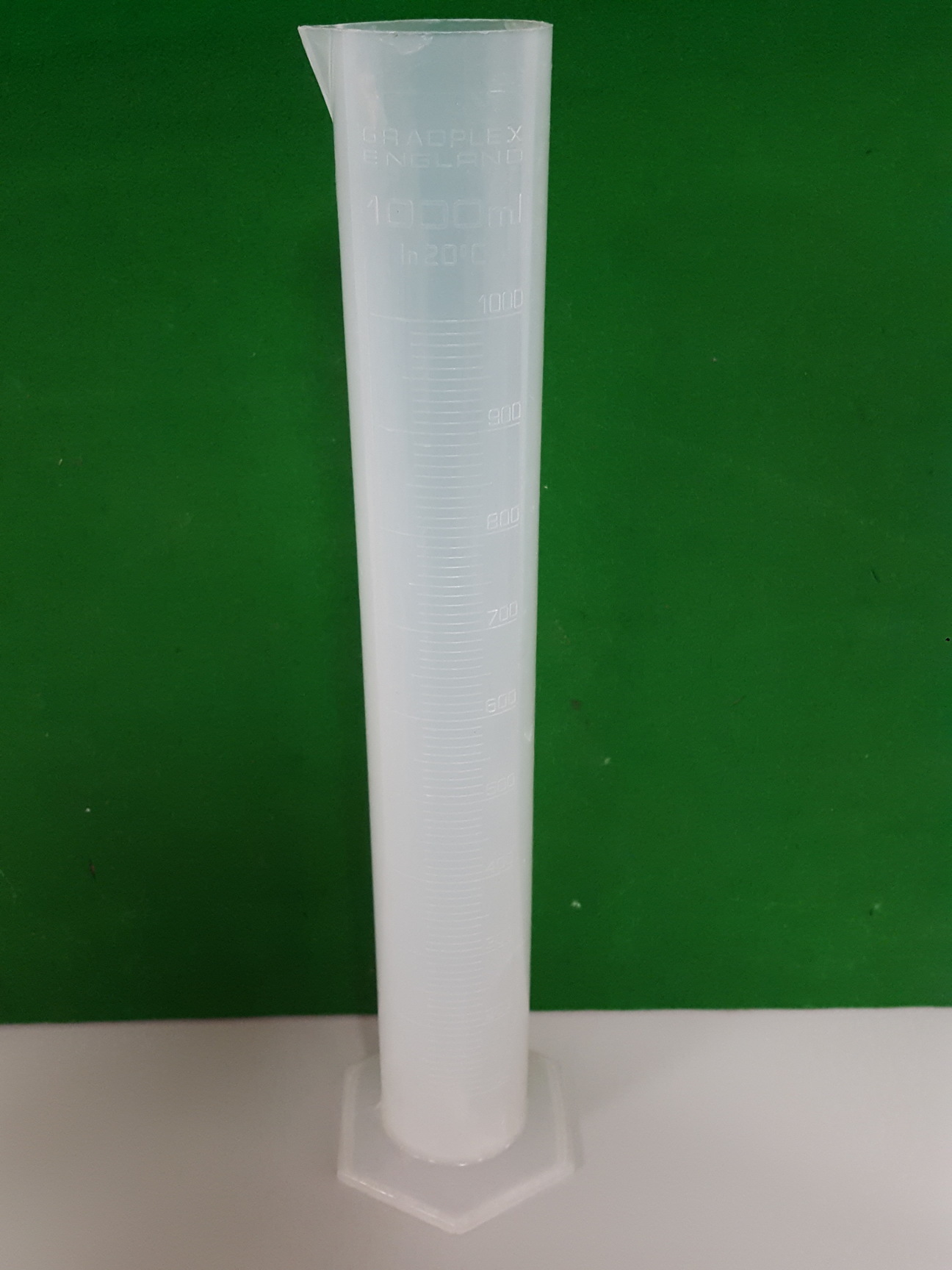 Image of 52x Plastic Measuring Cylinders Lab 2000mL, 1000mL, 500mL, 250mL, 100mL, 50mL,