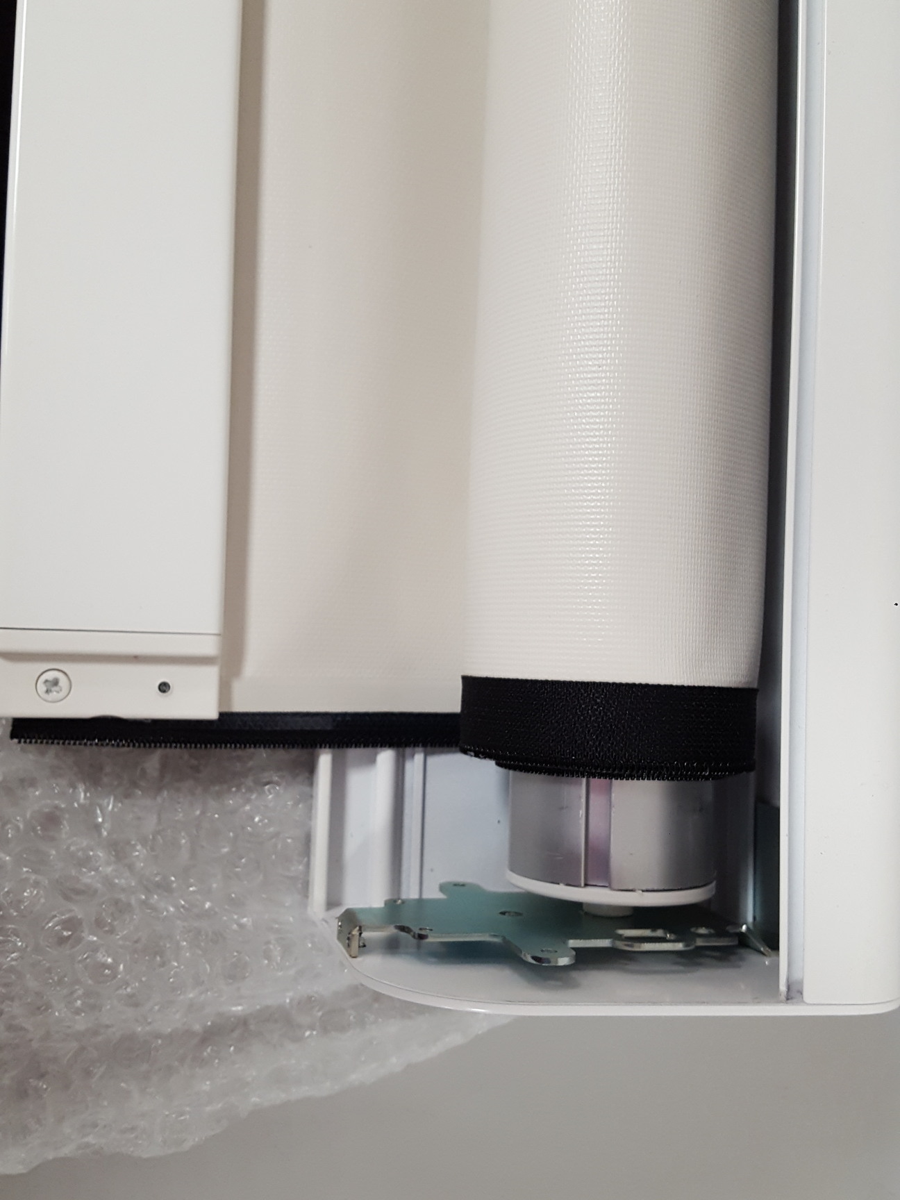 Image of Yewdale Defiant Commercial Vertical Blinds Wide C44 Crank Cream 2752x1380mm