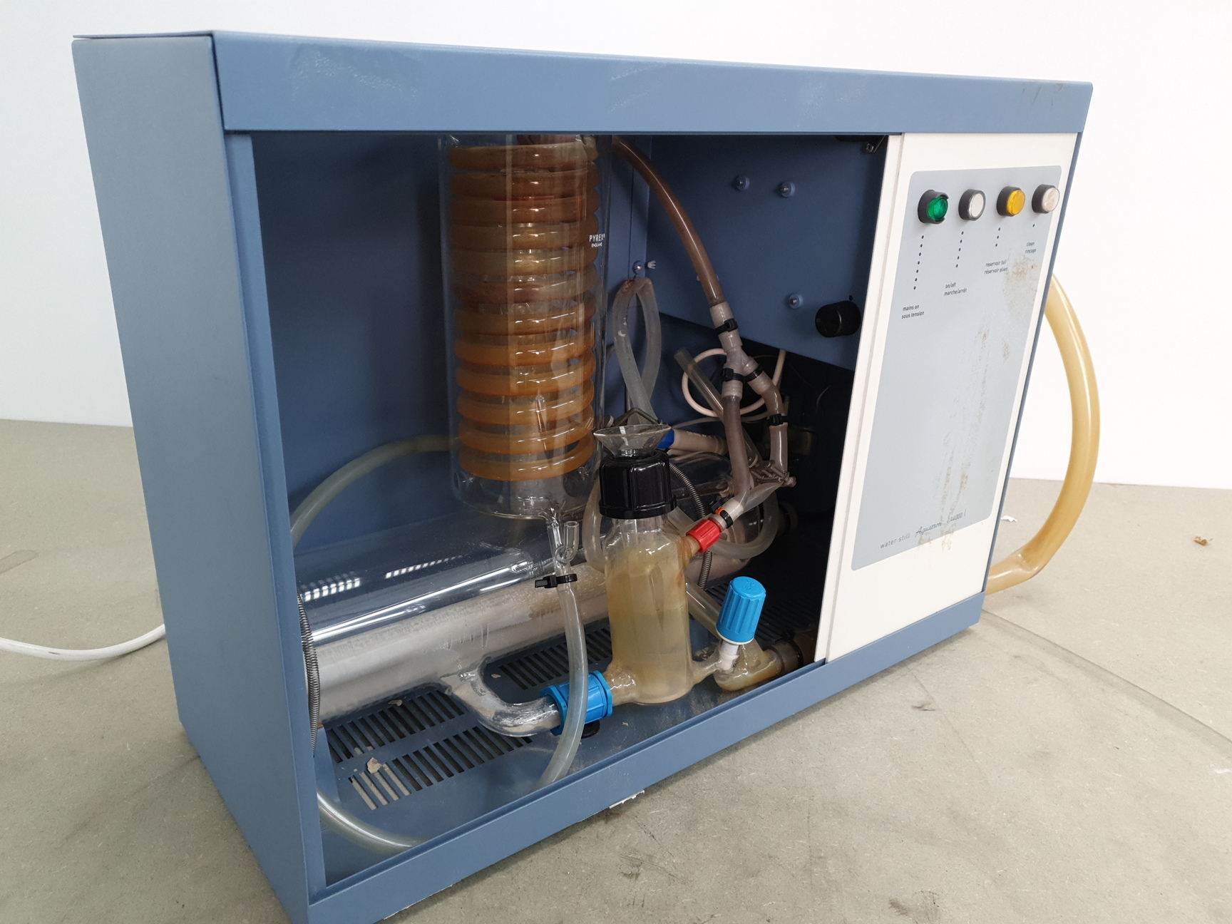 Image of Stuart Aquatron A4000 Water Still 4l/hr Single Distileted