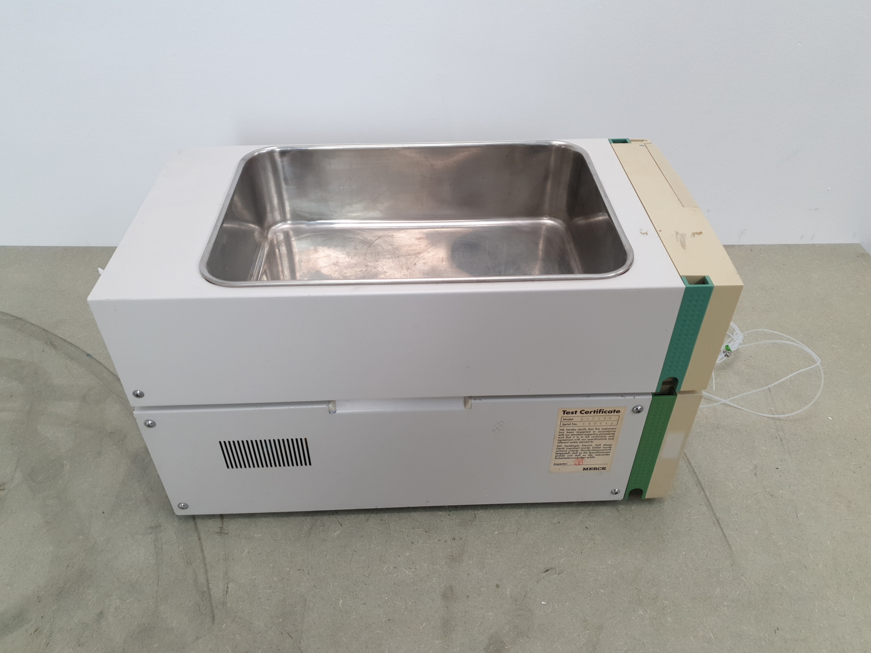 Image of MERCK-HITACHI LaChrom RI Detector L-7490 HPLC  w/Organizer