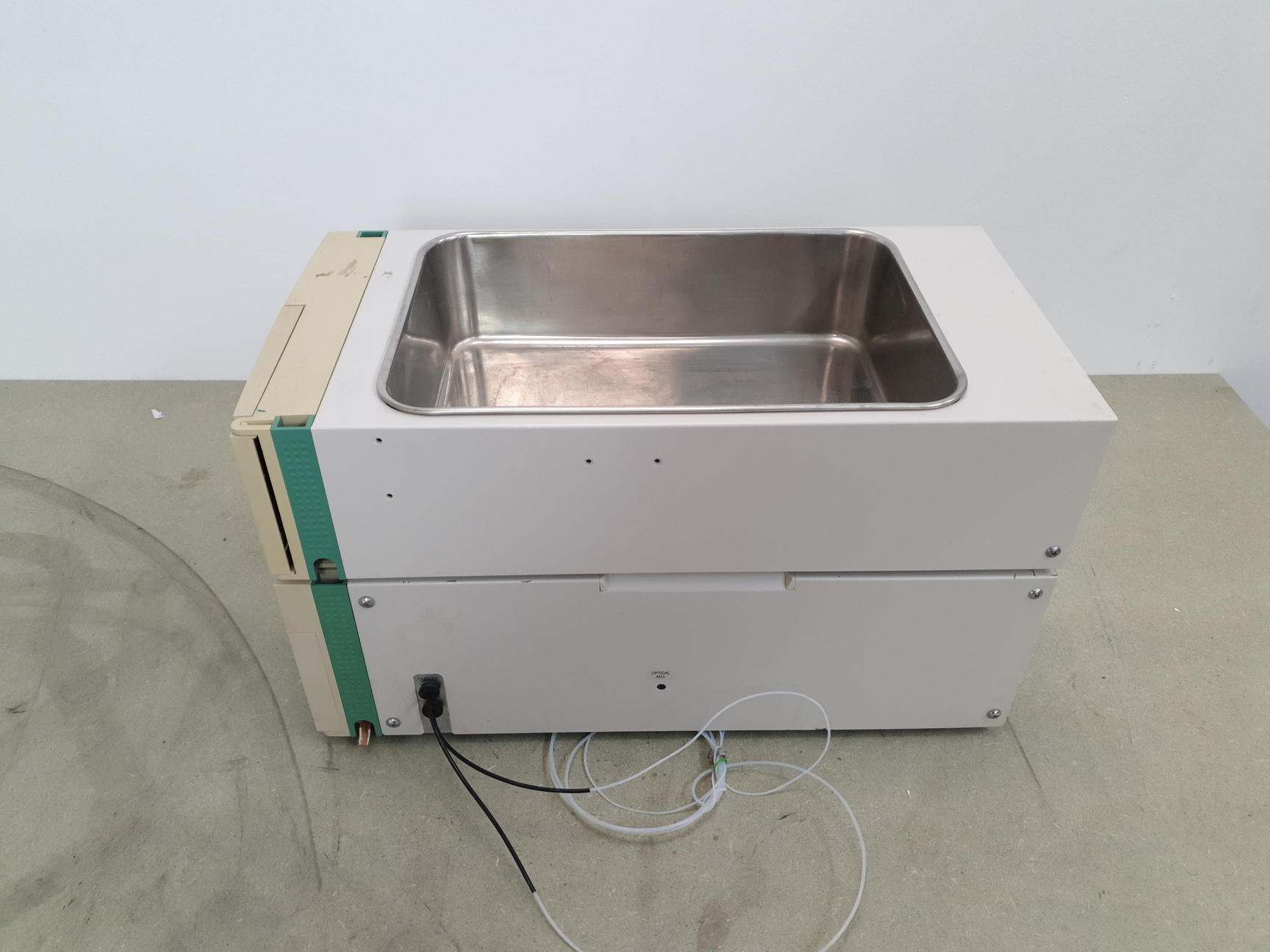 Image of MERCK-HITACHI LaChrom RI Detector L-7490 HPLC  w/Organizer