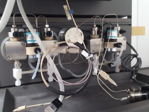 Thumbnail image of Amersham Biosciences 9 Series - Frac-950, A-905, CU-950, Ettan Micro LC Lab