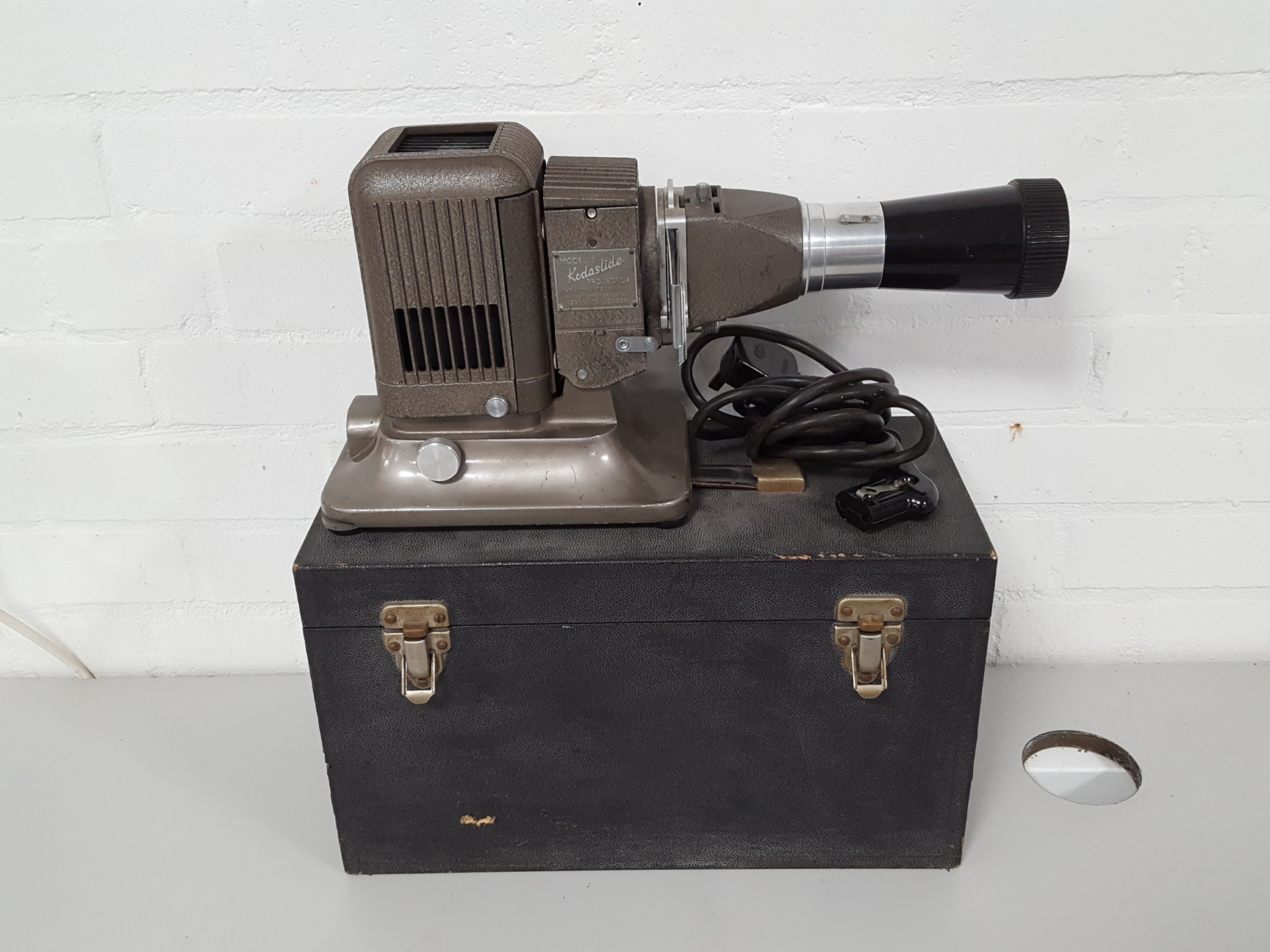 Image of Vintage Kodaslide Model 5 Projector + Bulb & Lens 1940s