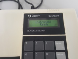 Thumbnail image of Amersham Pharmacia Biotech GeneQuant Pro RNA/DNA Calculator
