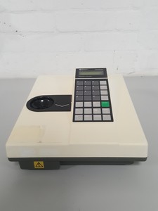 Thumbnail image of Amersham Pharmacia Biotech GeneQuant Pro RNA/DNA Calculator