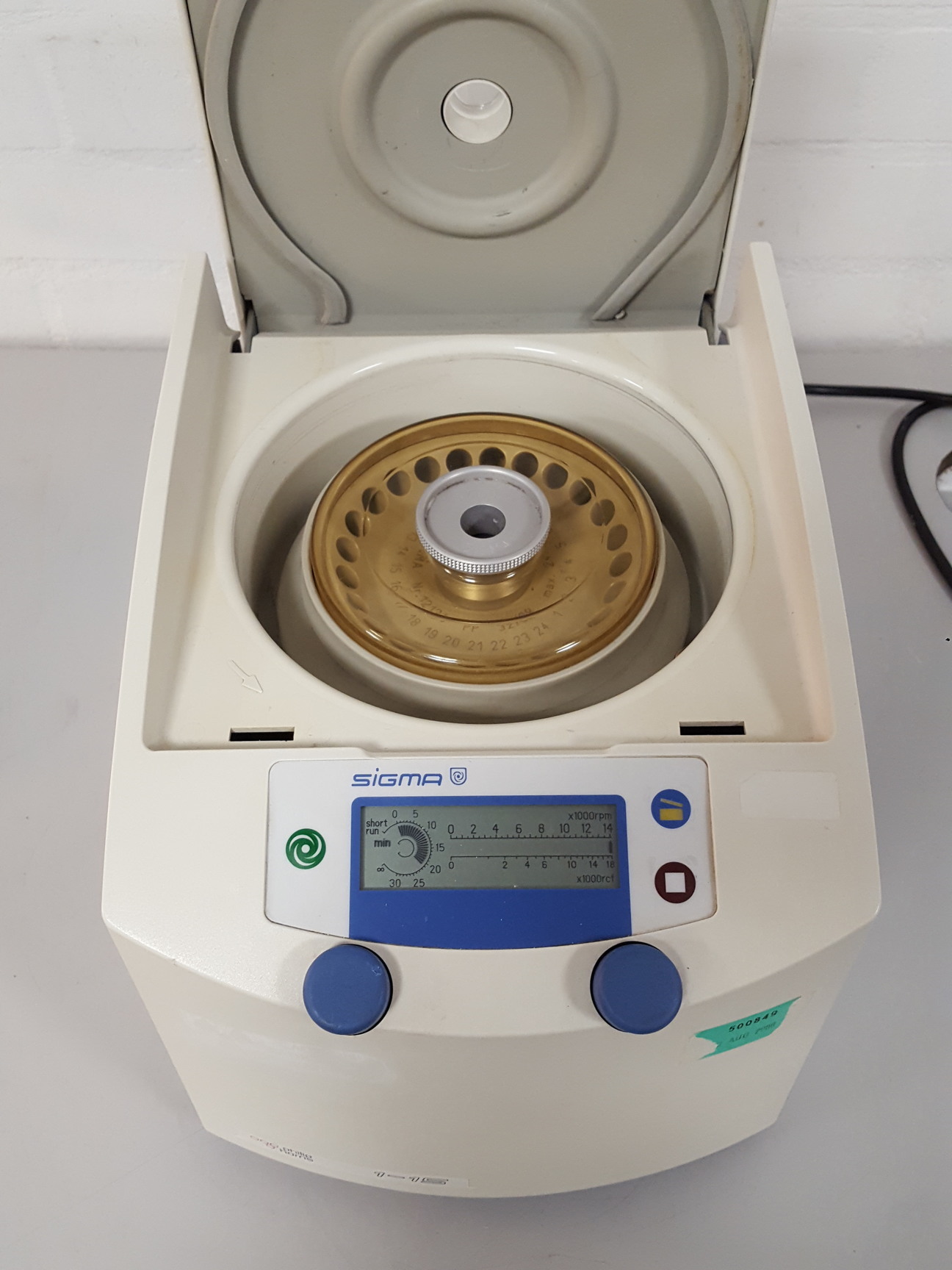 Image of Sigma 1-15 Benchtop Lab Centrifuge + Rotor PP 32/98 14000rpm Spares Repairs 