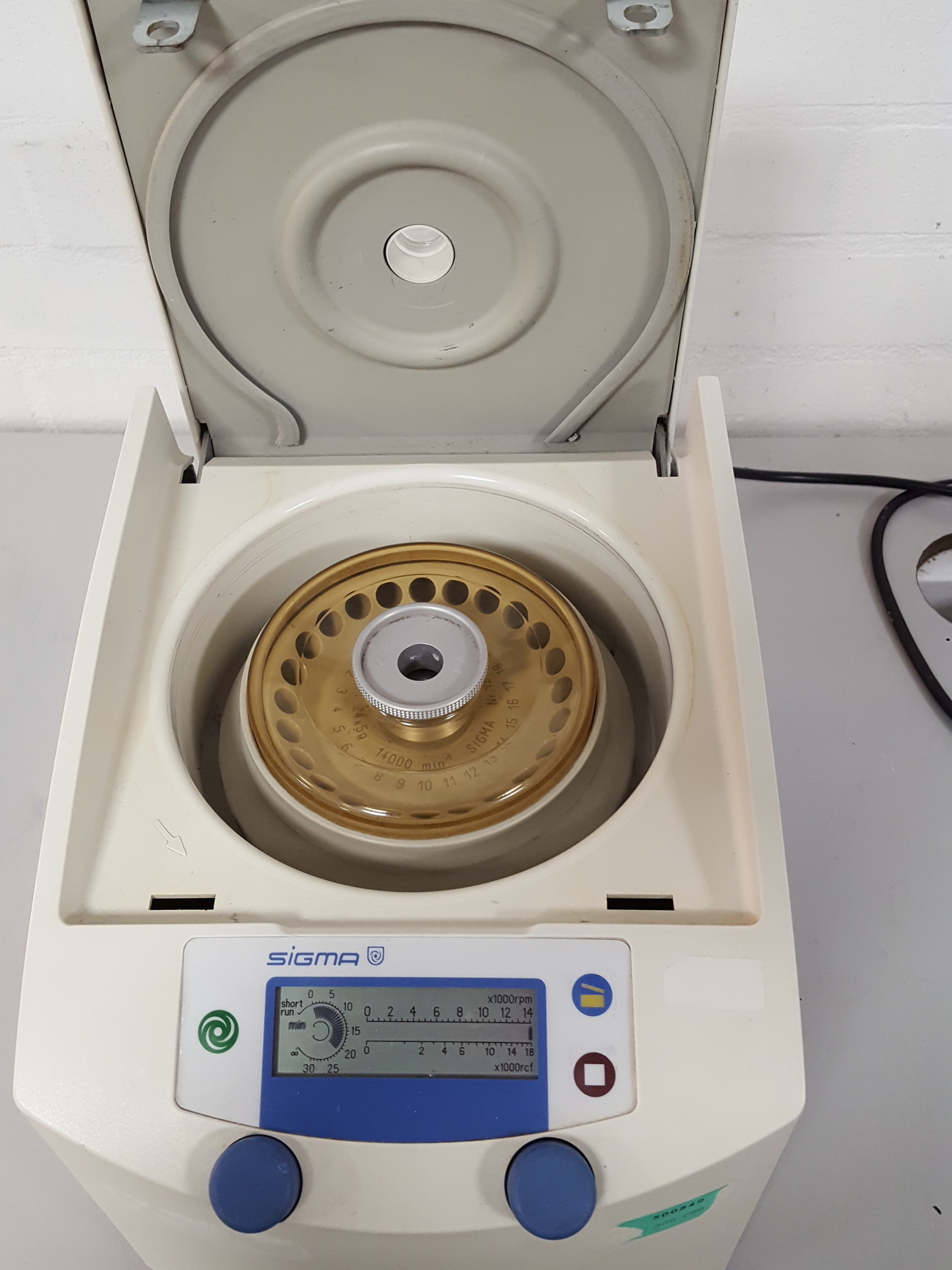 Image of Sigma 1-15 Benchtop Lab Centrifuge + Rotor PP 32/98 14000rpm Spares Repairs 