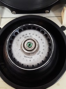 Thumbnail image of Heraeus Sepatech Biofuge A Benchtop Centrifuge + rotor 13000rpm