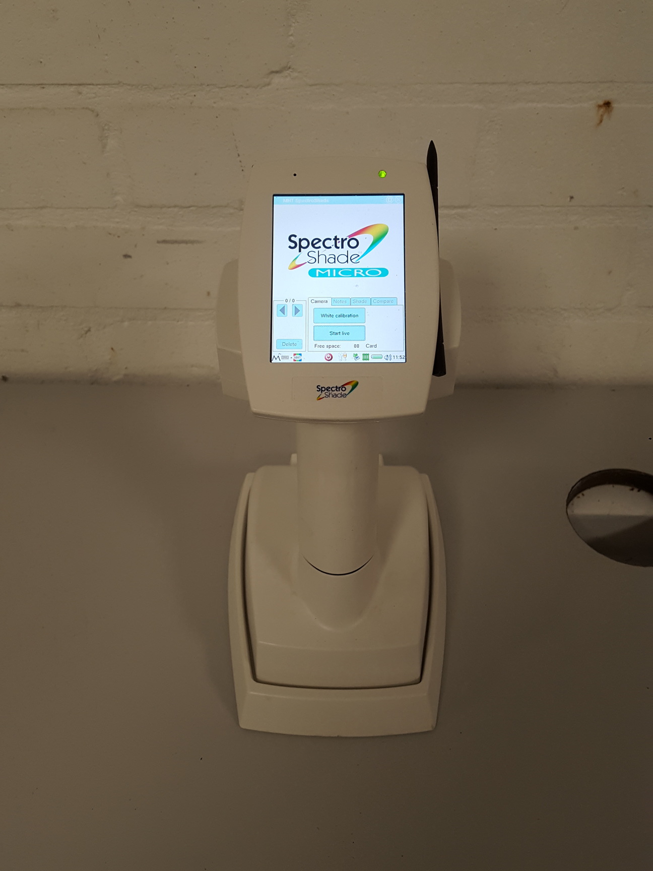 MHT SpectroShade Micro Handy Dental Spectrophotometer S.R.L.A Lab