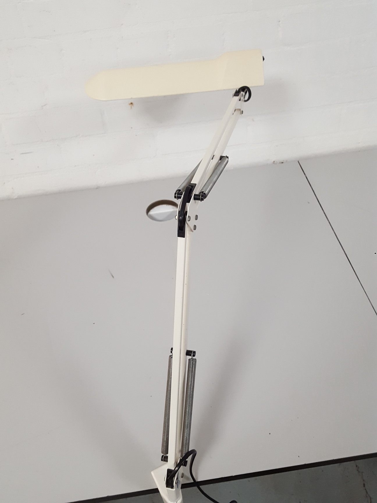 Image of Luxo Model T88 Flexible-Arm Desk Lamp Light