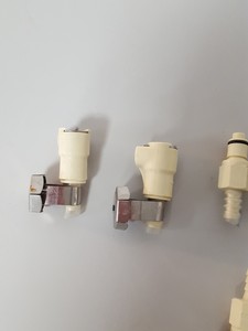 Thumbnail image of 3x Nalgene 1 Gallon bottles + Tubing & Accessories Lab