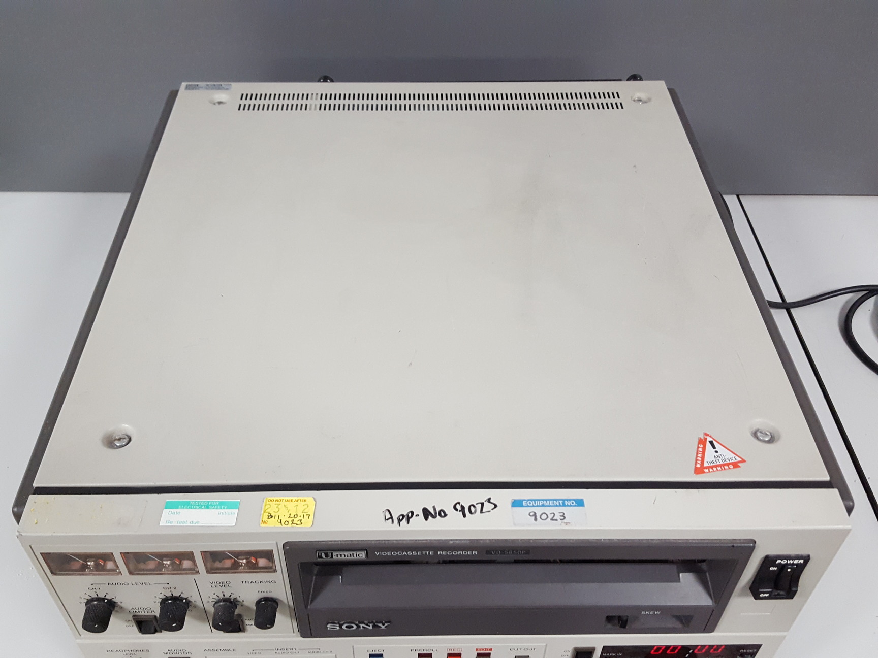 Image of Sony VO-5850P Video Cassette Recorder AV Equipment