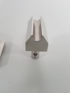 Thumbnail image of Instron Testing Machine Tensile 10kn Load Cell 4505-h2266 J36913 T6511R-1001