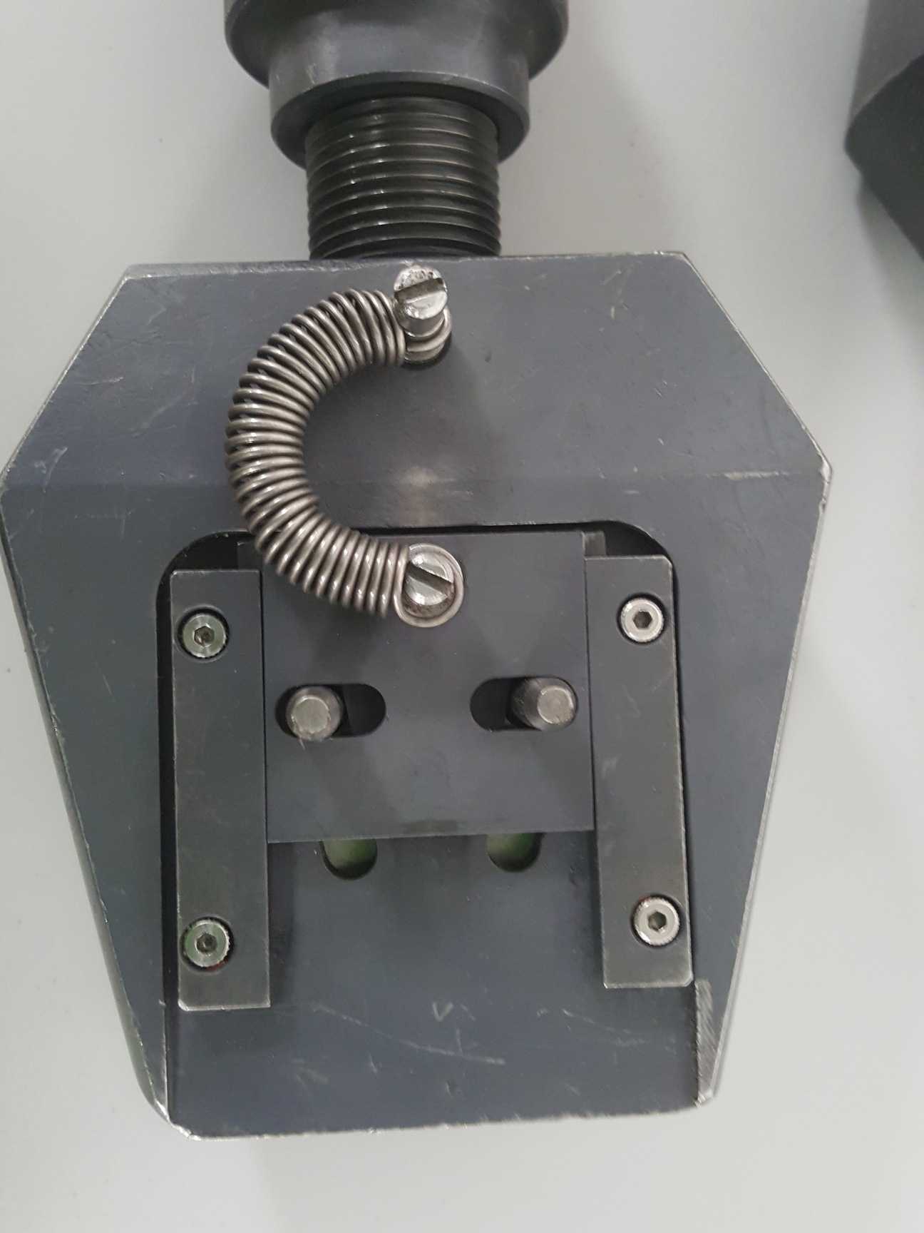 Image of Instron Tension Grips Tensile Tester Vice Lab 250-500, 0-6mm 0-0.25"