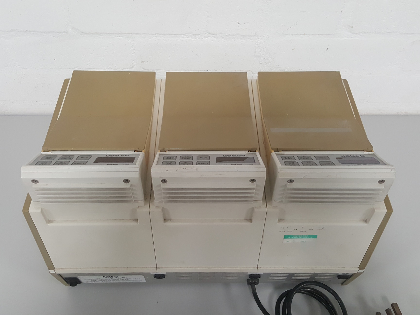 Image of B-Tron 301 3-Bath Hydroprocessor System Lab Van R Dental