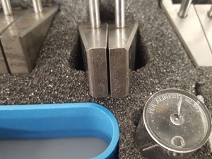 Thumbnail image of Instron Tensile Testing Loadcell to Grip Adapters & Jaws, Grips 10kn 100kN Lab