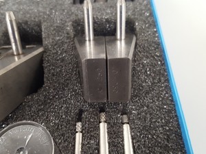 Thumbnail image of Instron Tensile Testing Loadcell to Grip Adapters & Jaws, Grips 10kn 100kN Lab