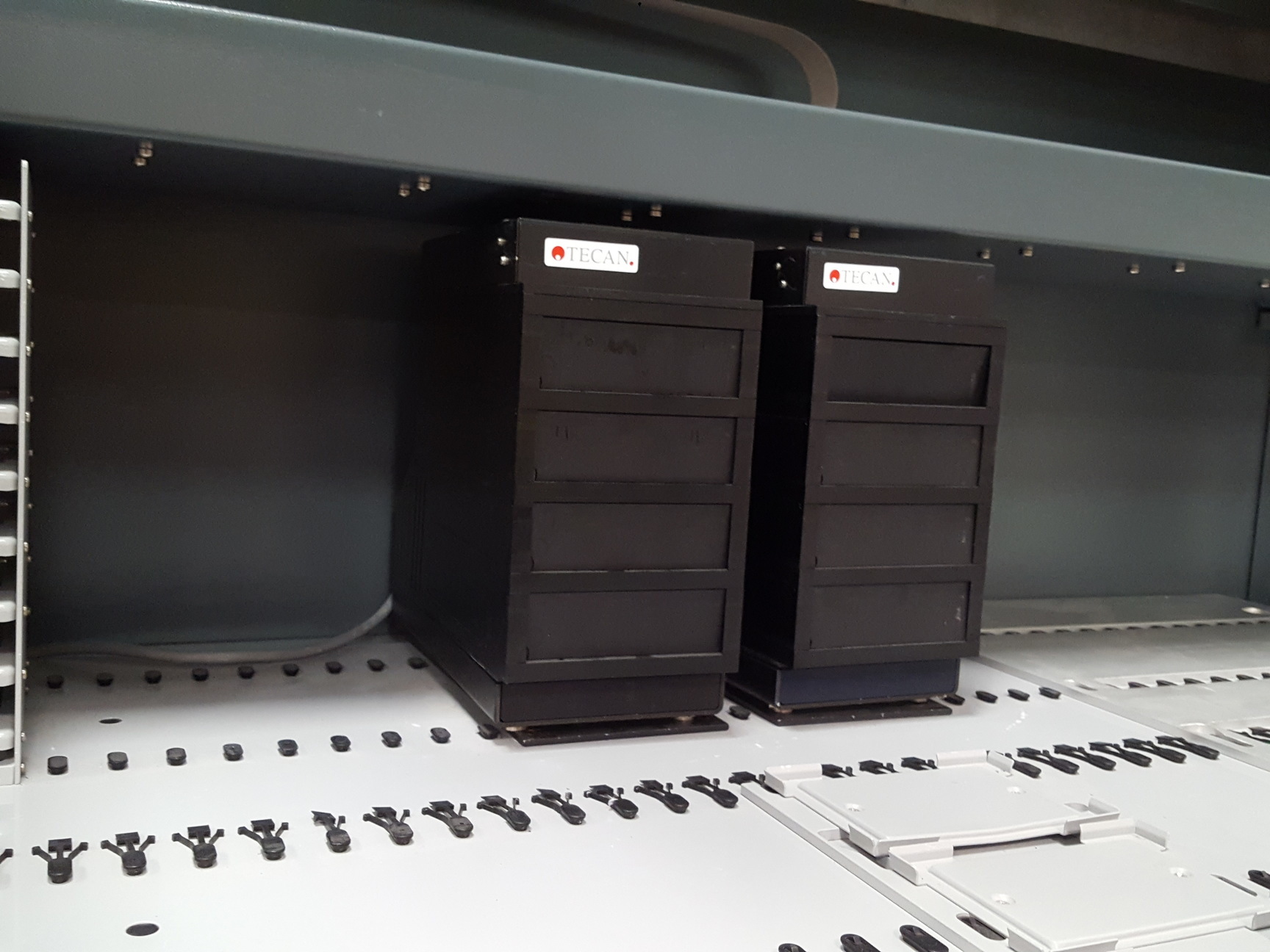 Image of Tecan Freedom Evo-2 150 Base + Software & Dongle Automated Liquid Handler Lab