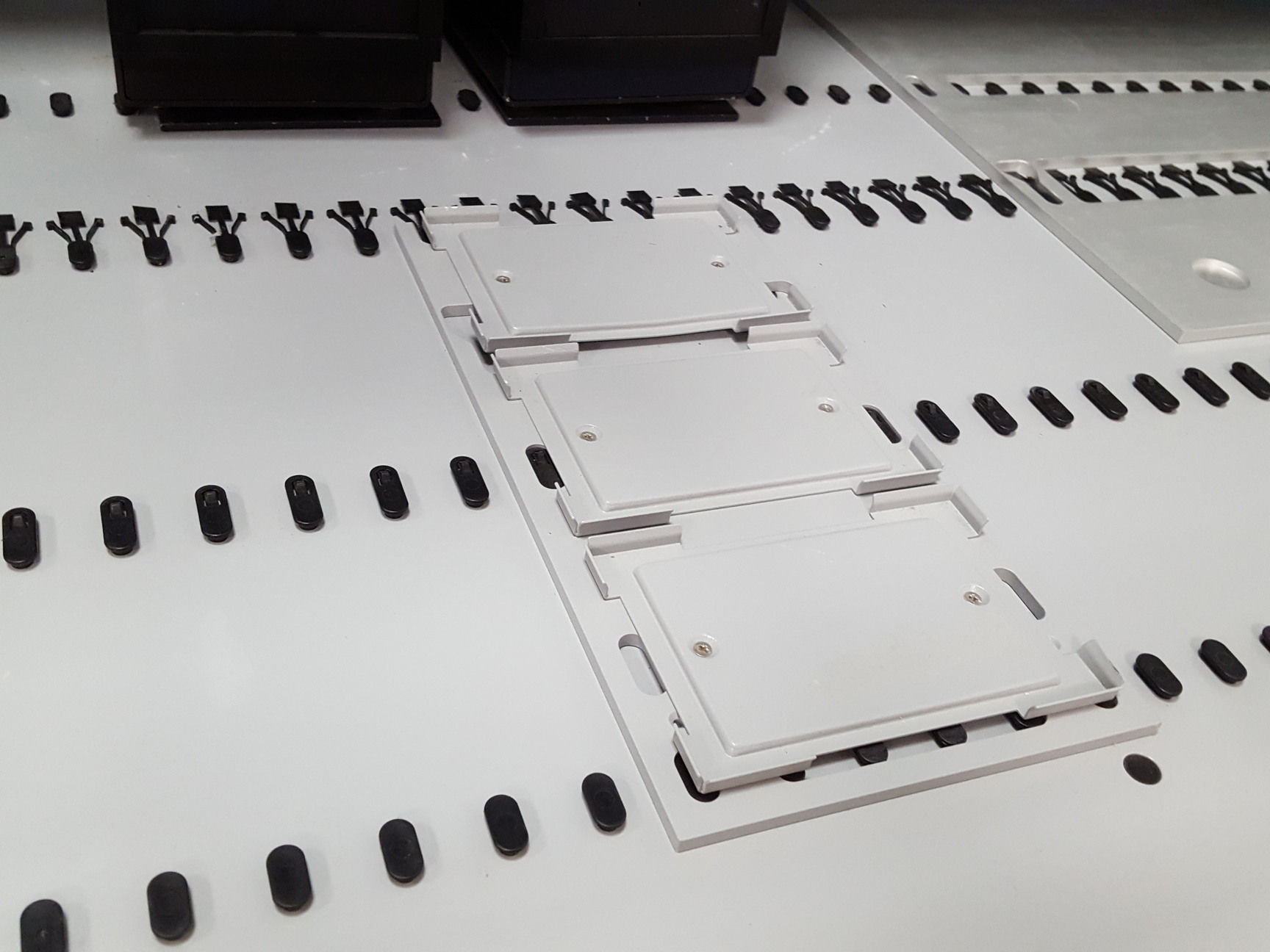 Image of Tecan Freedom Evo-2 150 Base + Software & Dongle Automated Liquid Handler Lab