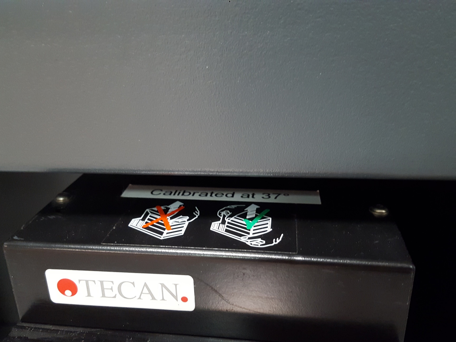 Image of Tecan Freedom Evo-2 150 Base + Software & Dongle Automated Liquid Handler Lab