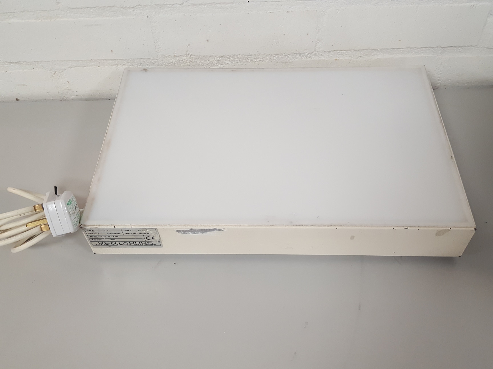 Image of Dentaurum Type L1 X-Ray Viewing Light Box Lab
