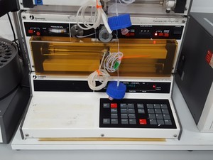 Thumbnail image of Pharmacia Biotech FPLC 1x UV-M II Detector, 2x P-500 Pumps, 1x Frac-100, Lab