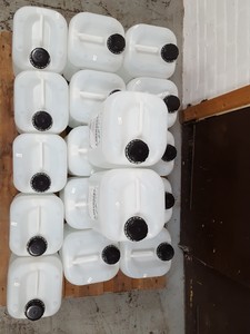 Thumbnail image of 17x Sychem Cagewash-2 Detergent Bottles (10 Litre) Heavy Duty Machine Wash Lab